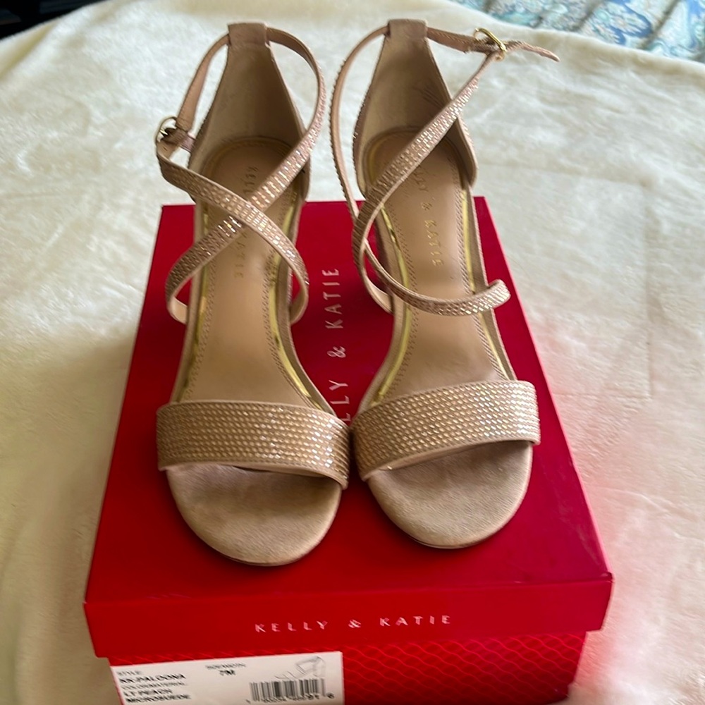 Kelly and Katie Paloona Dusty Pink Heel Size 7